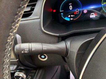 Renault Zoe R135 EV50 52kWh Iconic Auto 5dr (Rapid Charge)