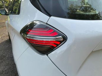 Renault Zoe R135 EV50 52kWh Iconic Auto 5dr (Rapid Charge)