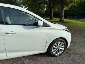 Renault Zoe R135 EV50 52kWh Iconic Auto 5dr (Rapid Charge)
