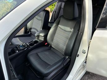 Nissan Leaf 40kWh N-Connecta Auto 5dr