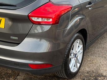Ford Focus 1.0T EcoBoost Zetec Euro 6 (s/s) 5dr