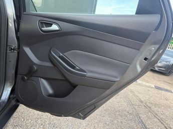 Ford Focus 1.0T EcoBoost Zetec Euro 6 (s/s) 5dr