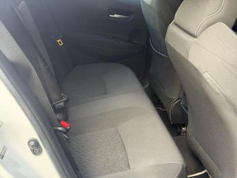 Toyota Corolla 1.8 VVT-h Icon Tech CVT Euro 6 (s/s) 5dr