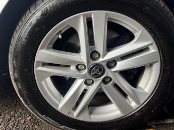 Toyota Corolla 1.8 VVT-h Icon Tech CVT Euro 6 (s/s) 5dr