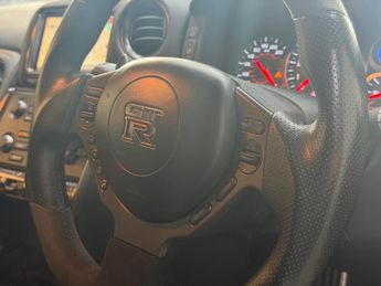 Nissan GT-R 3.8 V6 Track Edition Coupe 2dr Petrol Auto 4WD Euro 5 (550 ps)