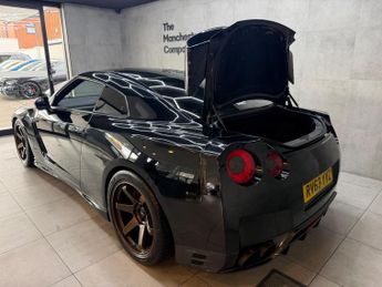 Nissan GT-R 3.8 V6 Track Edition Coupe 2dr Petrol Auto 4WD Euro 5 (550 ps)