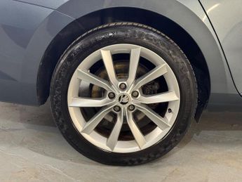 Skoda Superb 2.0 TDI SE L Executive DSG Auto 6Spd Euro 6 (s/s) 5dr