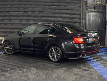Skoda Octavia 2.0 TDI vRS DSG 4WD Euro 6 (s/s) 5dr