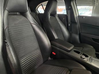Mercedes-Benz A Class 2.1 A200d AMG Line (Premium) 7G-DCT Euro 6 (s/s) 5dr