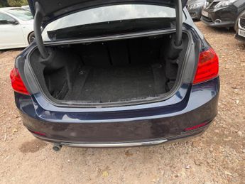 BMW 3 Series 2.0 320d Luxury Auto Euro 5 (s/s) 4dr