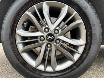 Hyundai ix35 2.0 CRDi SE SUV 5dr Diesel Auto 4WD Euro 5 (134 bhp)