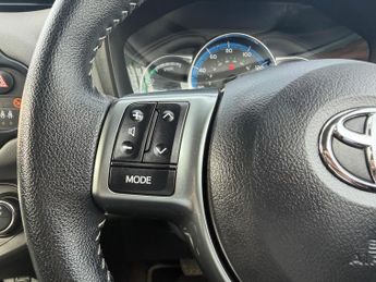 Toyota Yaris 1.5 VVT-h Icon E-CVT Euro 6 5dr