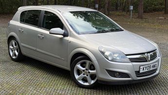 Vauxhall Astra 1.9 CDTi 16v SRi Hatchback 5dr Diesel Manual (157 g/km, 118 bhp)