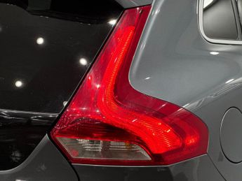 Volvo V40 2.0 D4 R-Design Nav Plus Auto Euro 6 (s/s) 5dr