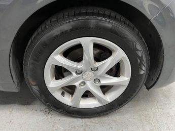 Peugeot 208 1.2 PureTech Active Euro 6 5dr