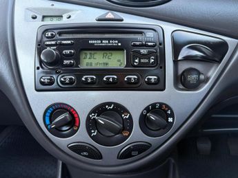 Ford Focus 1.6i 16v Zetec 5dr