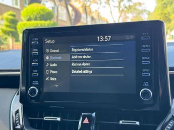 Toyota Corolla 2.0 VVT-h Design CVT Euro 6 (s/s) 5dr