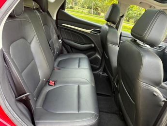 MG MG ZS 44.5kWh Exclusive Auto 5dr