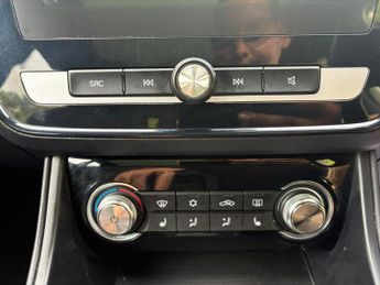 MG MG ZS 44.5kWh Exclusive Auto 5dr