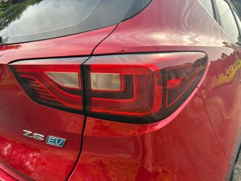 MG MG ZS 44.5kWh Exclusive Auto 5dr