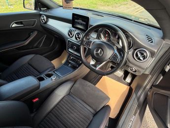 Mercedes-Benz CLA 2.1 CLA220d AMG Line Coupe 7G-DCT Euro 6 (s/s) 4dr