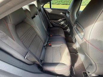 Mercedes-Benz CLA 2.1 CLA220d AMG Line Coupe 7G-DCT Euro 6 (s/s) 4dr