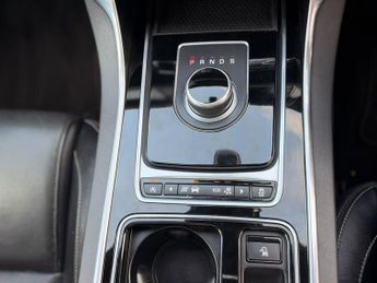 Jaguar XF 2.0d R-Sport Auto AWD Euro 6 (s/s) 4dr