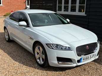 Jaguar XF 2.0d Portfolio Auto Euro 6 (s/s) 4dr