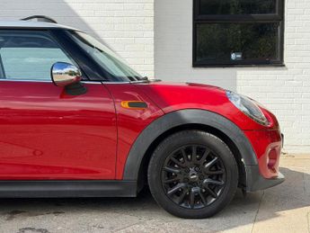 MINI Hatch 1.5 Cooper Auto Euro 6 (s/s) 3dr