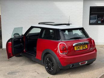 MINI Hatch 1.5 Cooper Auto Euro 6 (s/s) 3dr