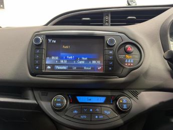 Toyota Yaris 1.5 VVT-h Icon E-CVT Euro 6 5dr