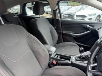 Ford Focus 1.0T EcoBoost Zetec Edition Euro 6 (s/s) 5dr