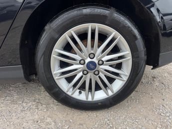 Ford Focus 1.0T EcoBoost Zetec Edition Euro 6 (s/s) 5dr
