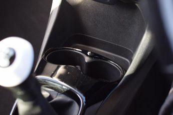 Peugeot 108 1.2 PureTech Roland Garros Top! Euro 6 3dr