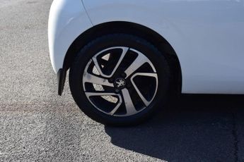 Peugeot 108 1.2 PureTech Roland Garros Top! Euro 6 3dr