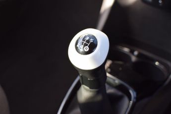Peugeot 108 1.2 PureTech Roland Garros Top! Euro 6 3dr
