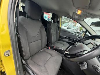 Renault Clio 1.2 16V Dynamique MediaNav Euro 5 5dr