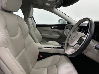 Volvo XC60 2.0 T5 Momentum Auto AWD Euro 6 (s/s) 5dr