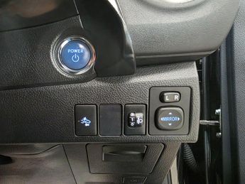 Toyota Auris 1.8 VVT-h Icon Tech Touring Sports CVT Euro 6 (s/s) 5dr
