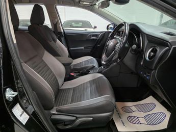 Toyota Auris 1.8 VVT-h Icon Tech Touring Sports CVT Euro 6 (s/s) 5dr