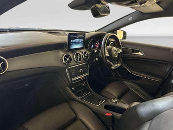 Mercedes-Benz GLA 2.1 GLA220d AMG Line (Premium) SUV 5dr Diesel 7G-DCT 4MATIC Euro