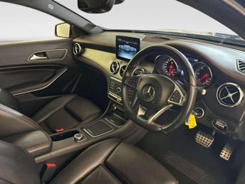 Mercedes-Benz GLA 2.1 GLA220d AMG Line (Premium) SUV 5dr Diesel 7G-DCT 4MATIC Euro