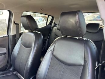 Vauxhall Viva 1.0i SL Euro 6 5dr