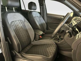 Volkswagen Tiguan 1.4 TSI 13kWh R-Line SUV 5dr Petrol Plug-in Hybrid DSG Euro 6 (s