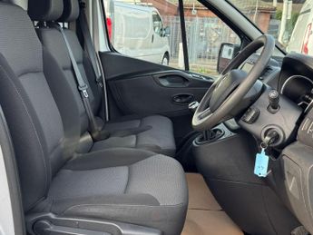Renault Trafic 2.0 dCi ENERGY 30 Business Panel Van 5dr Diesel Manual LWB High 