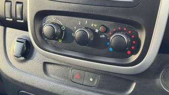 Renault Trafic 2.0 dCi ENERGY 30 Business Panel Van 5dr Diesel Manual LWB High 