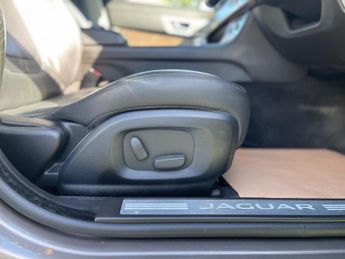 Jaguar XF 2.2d Luxury Auto Euro 5 (s/s) 4dr