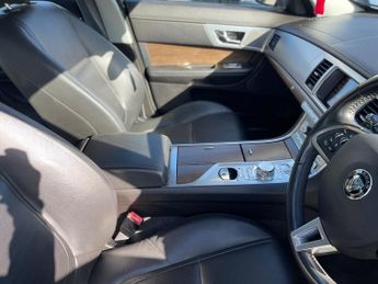 Jaguar XF 2.2d Luxury Auto Euro 5 (s/s) 4dr