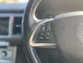 Jaguar XF 2.2d Luxury Auto Euro 5 (s/s) 4dr