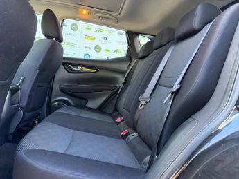 Nissan Qashqai 1.6 dCi N-Connecta XTRON 2WD Euro 6 (s/s) 5dr